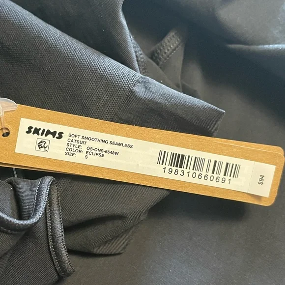 SKIMS Soft Smoothing Seamless Catsuit Black Size Small in Eclipse K-23 - Picture 3 of 6